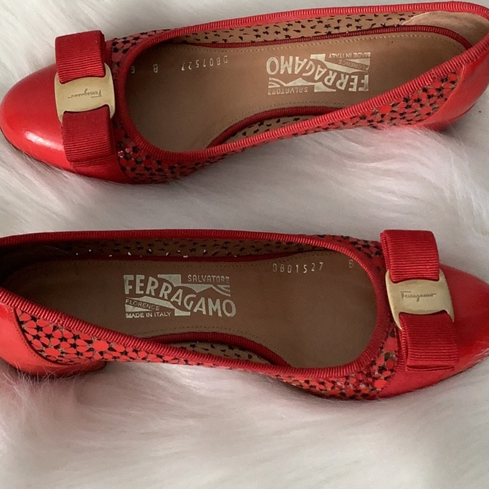 ⭐️SALVATORE FERRAGAMO Flats - Picture 8 of 11